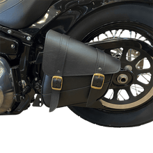Load image into Gallery viewer, WILLIE &amp; MAX LUGGAGE Saddlebag Willie &amp; Max Luggage Softail Swing Arm Bag - Black